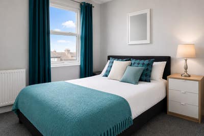 Newly refurbished double room with en suite Main Photo