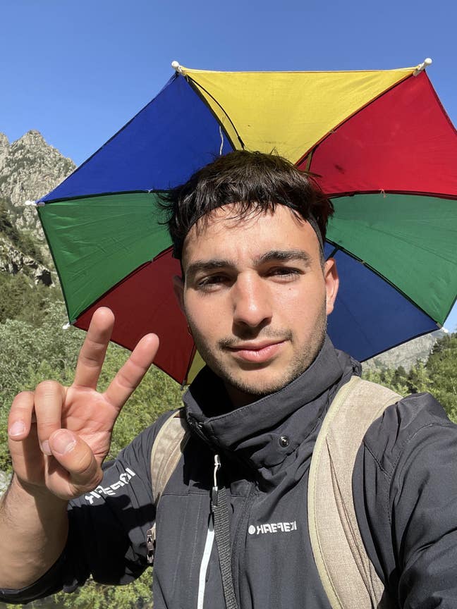 Spanish 25 yo phd student for 45 days stay in UCL Main Photo