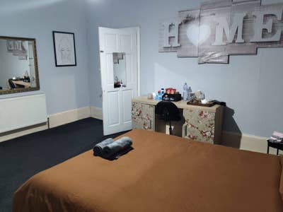 Spacious and comfortable double room. Main Photo