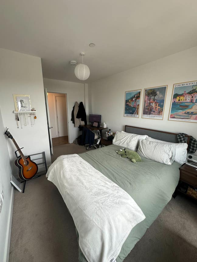 Bright Double Room in Modern 3 Bed / 2 Bath Flat – Main Photo