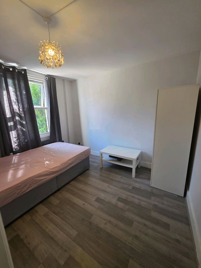 Double Room Available – Liverpool Road, Reading Main Photo