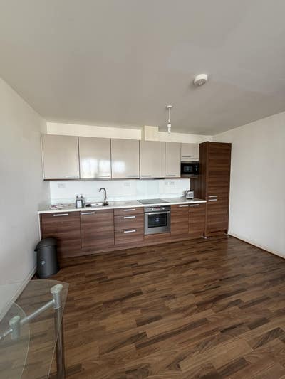 2 Bedroom Flat in Poplar Main Photo