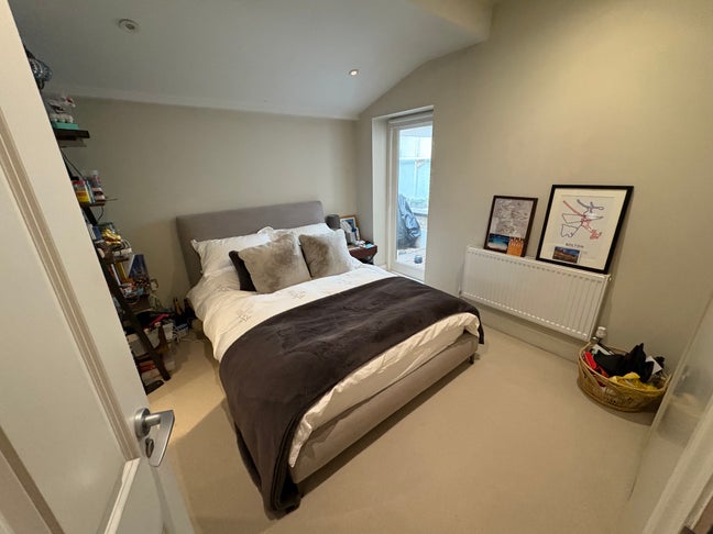 En suite double room in Fulham to rent  Main Photo