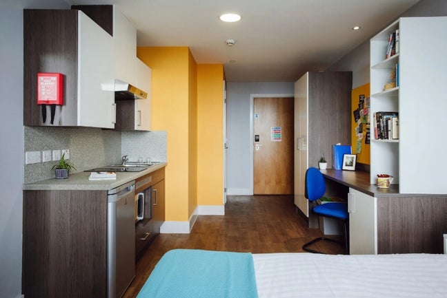 Take Over My Private Studio &pound;230pw in Bournemouth Main Photo