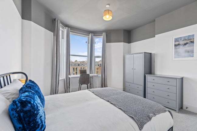 👀 Catch This Room - Luxury at its best  Main Photo