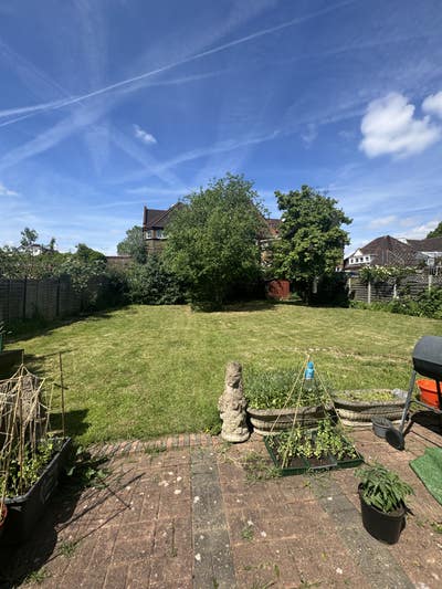 Bright Room in a Friendly Cricklewood House Share Main Photo