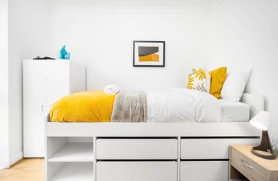 Bright Single Room in B5 – Friendly, Clean House Main Photo