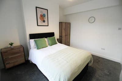 House Share newly refurbished house Main Photo