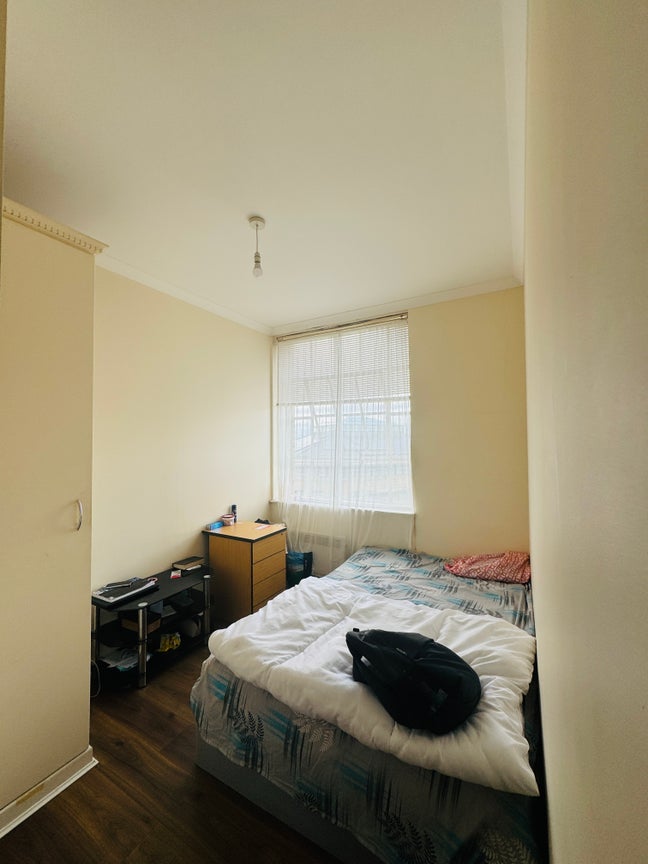     Room to Rent  Main Photo