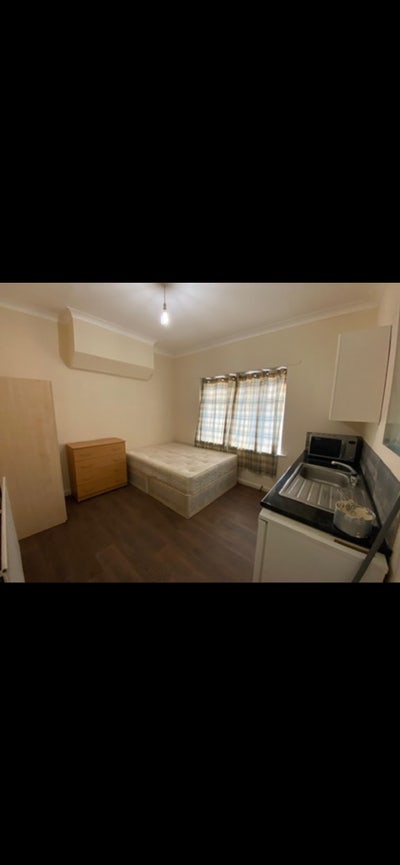 Double room to let  Main Photo