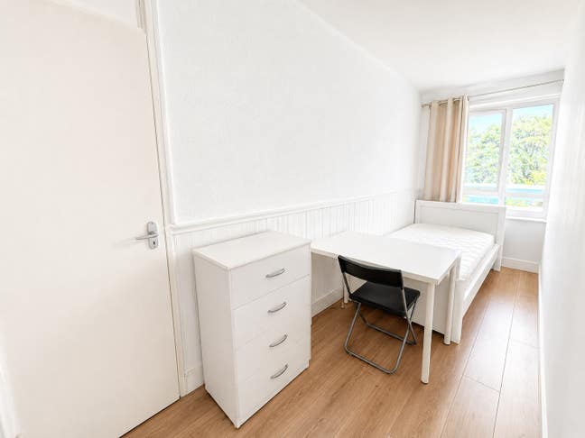 Single Room Near Aldgate East Main Photo