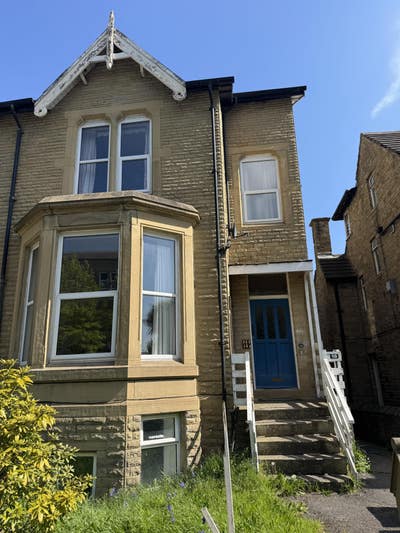 Bedsit  Main Photo
