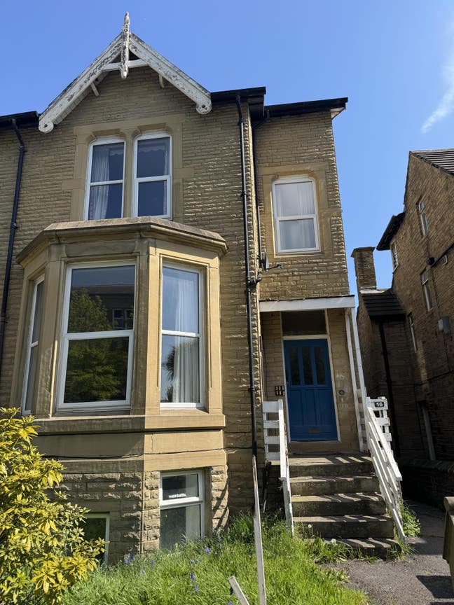 Bedsit  Main Photo