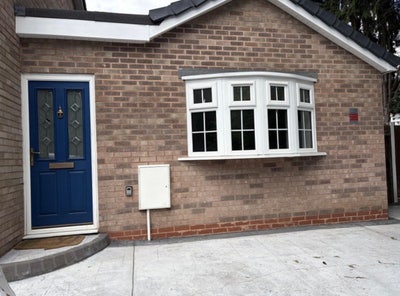 Modern, one bed flat with parking – Moseley Main Photo