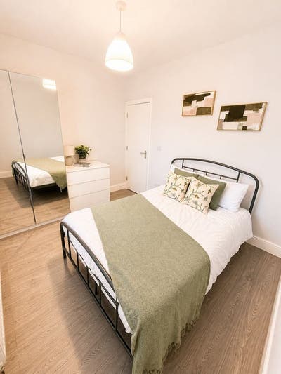 🌿 Bright Modern Rooms | Bethnal Green Living Main Photo