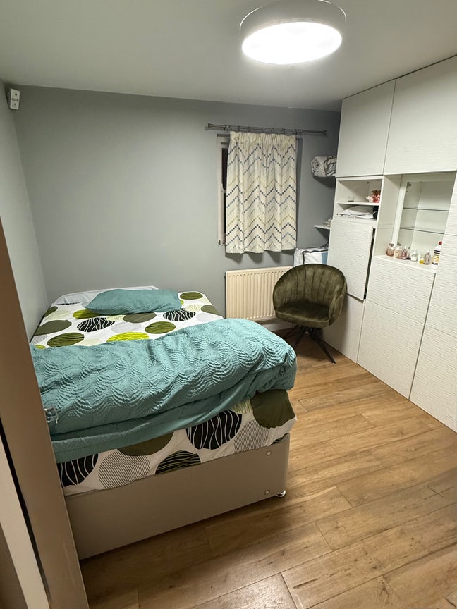Bright cosy room! Ealing Broadway! Elizabeth line Main Photo