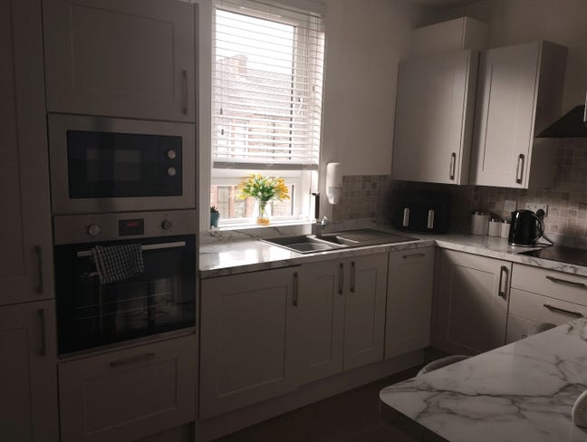 Town centre flat  Main Photo