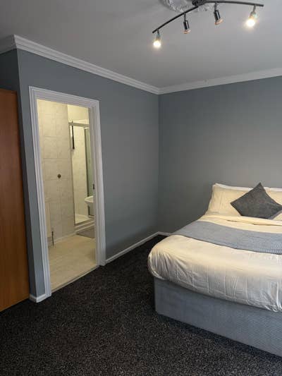 City centre | zero deposit | Rooms available  Main Photo
