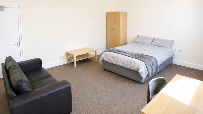 Well Presented Double Room Main Photo