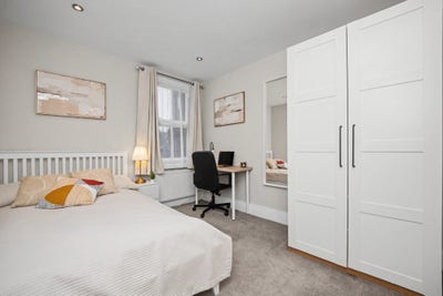 Stunning, new doubles next to Tooting Common! ✨ Main Photo