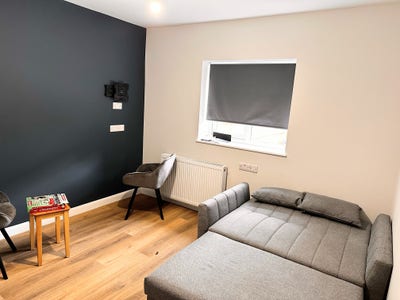 Bedroom with Ensuite in Brand New  Professionalhmo Main Photo