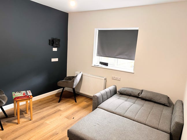 Bedroom with Ensuite in Brand New  Professionalhmo Main Photo