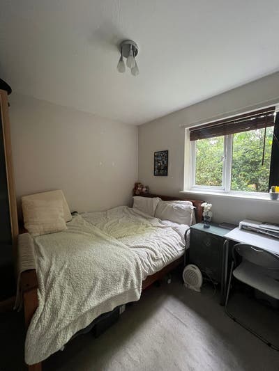 1 bedroom In a 2 bedroom house in ground floor  Main Photo