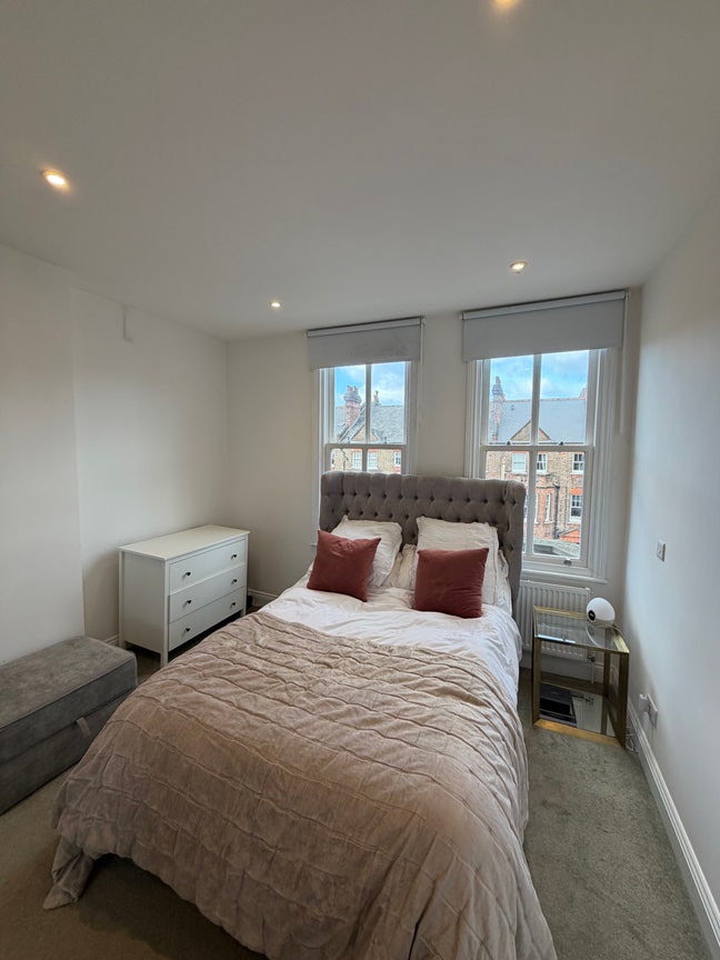 Large Double Bedroom in Hampstead Main Photo