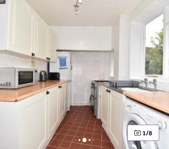 Rooms available central Penryn Main Photo