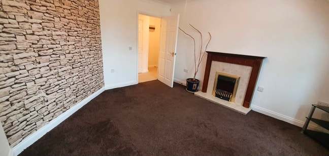 2 bed Flat. Sale Altrincham, parking, transport Main Photo