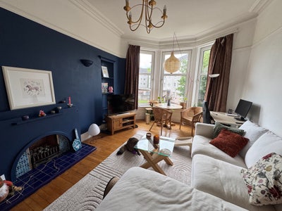 Double room in stylish Shawlands tenement  Main Photo