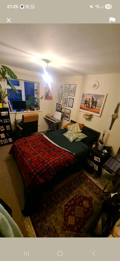 Spacious double bedroom with fantastic transport Main Photo