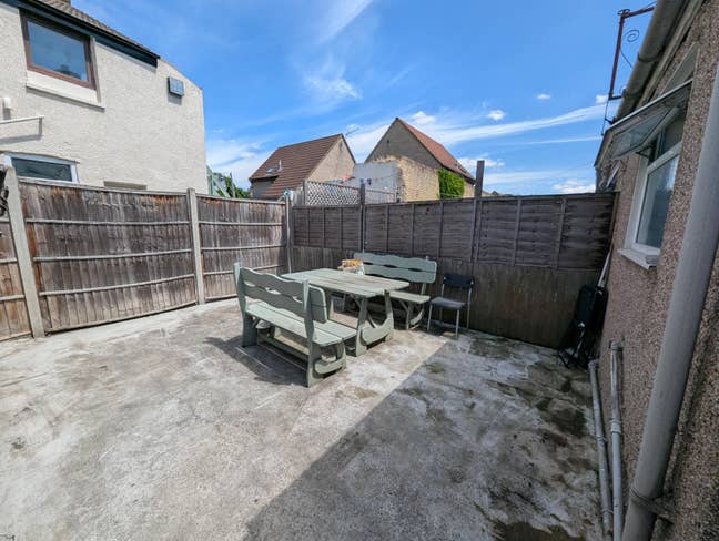 Double Room in Canning Town Main Photo