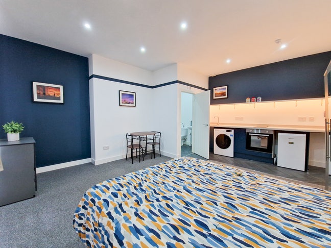 Modern Self Contained Studio in Moseley Bills Inc. Main Photo