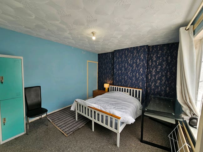 Large Double Room – Bills Included – Quiet House Main Photo