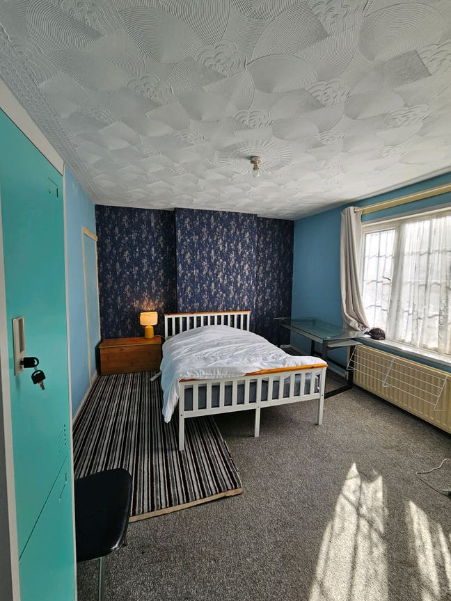 Large Double Room – Bills Included – Quiet House Main Photo