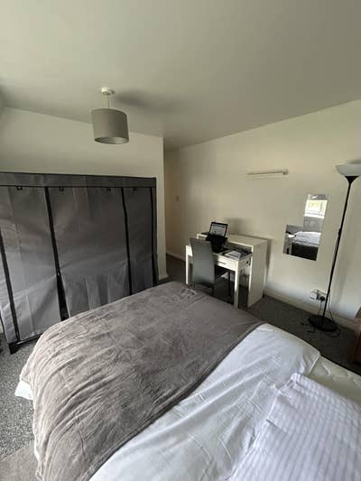 Short-Term Room Lets in Dudley | No Deposit Needed Main Photo