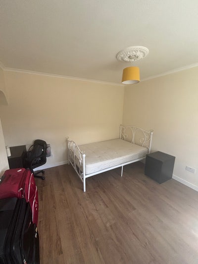 Cozy student room Main Photo