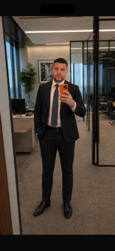 Clean, respectful professional looking for a room Main Photo