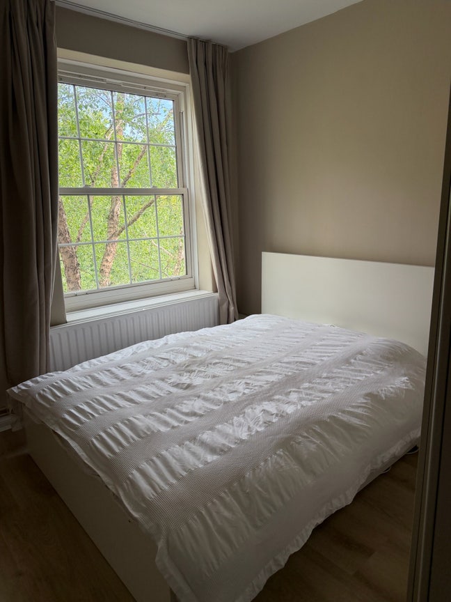 Double Room in Elephant and Castle.  Main Photo