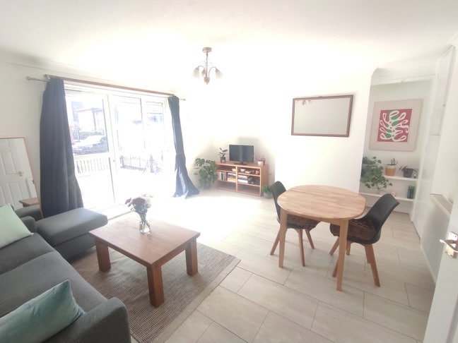 Lovely Double Room in Maryland Main Photo