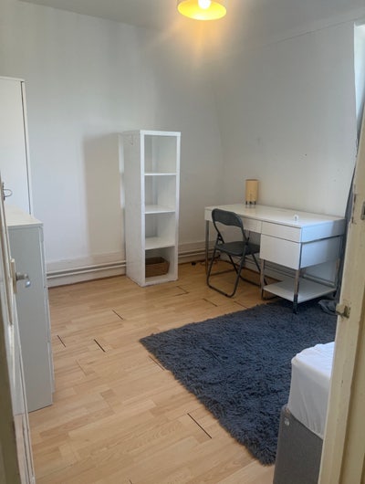 Bright Furnished Double Room in Camden Town! Main Photo