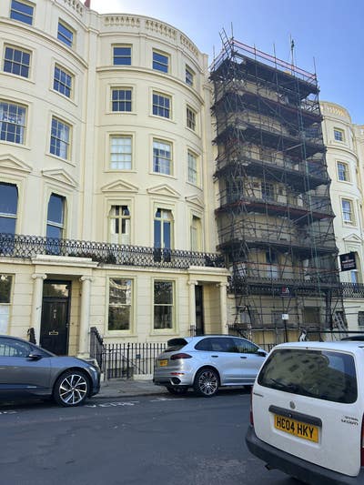 Lovely double room in heart of Brunswick square :) Main Photo