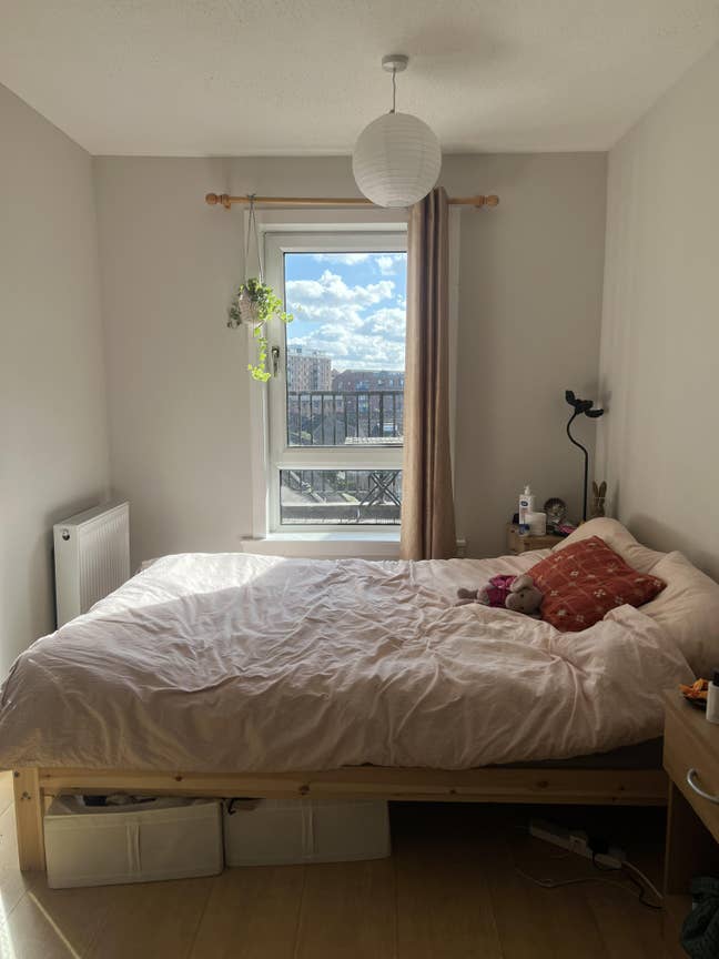 Bright & spacious double room in two bedroom flat Main Photo