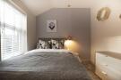 Ensuite in Stylish 5-Bed Home! ✨ Main Photo