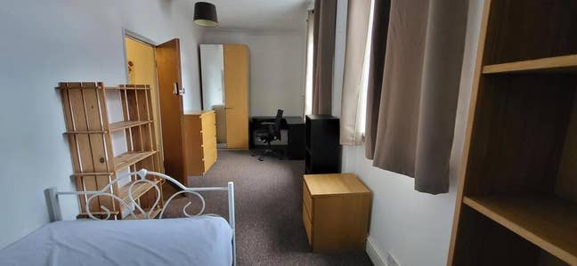 Spacious Double Bedrooms - 2 Toilets - Furnished Main Photo