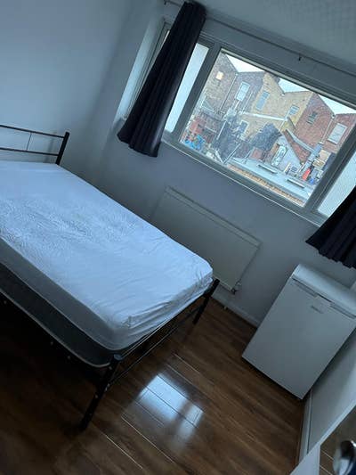 Rooms for Rent - Canning Town Station Main Photo
