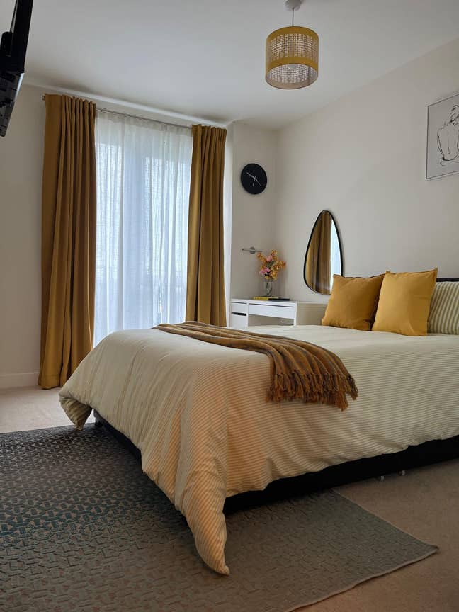 Double Room - 2 mins walk to Colindale Station Main Photo