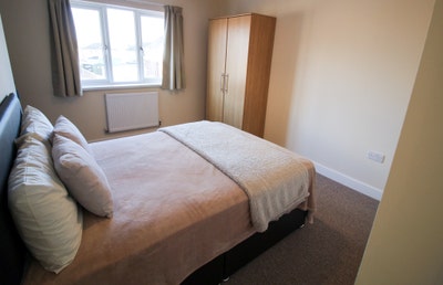 Last Room Available in Renovated House Share! Main Photo