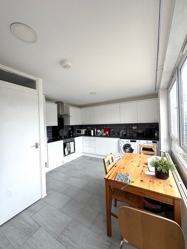 Room available Only 4 Mins Walk to New Cross Stn Main Photo